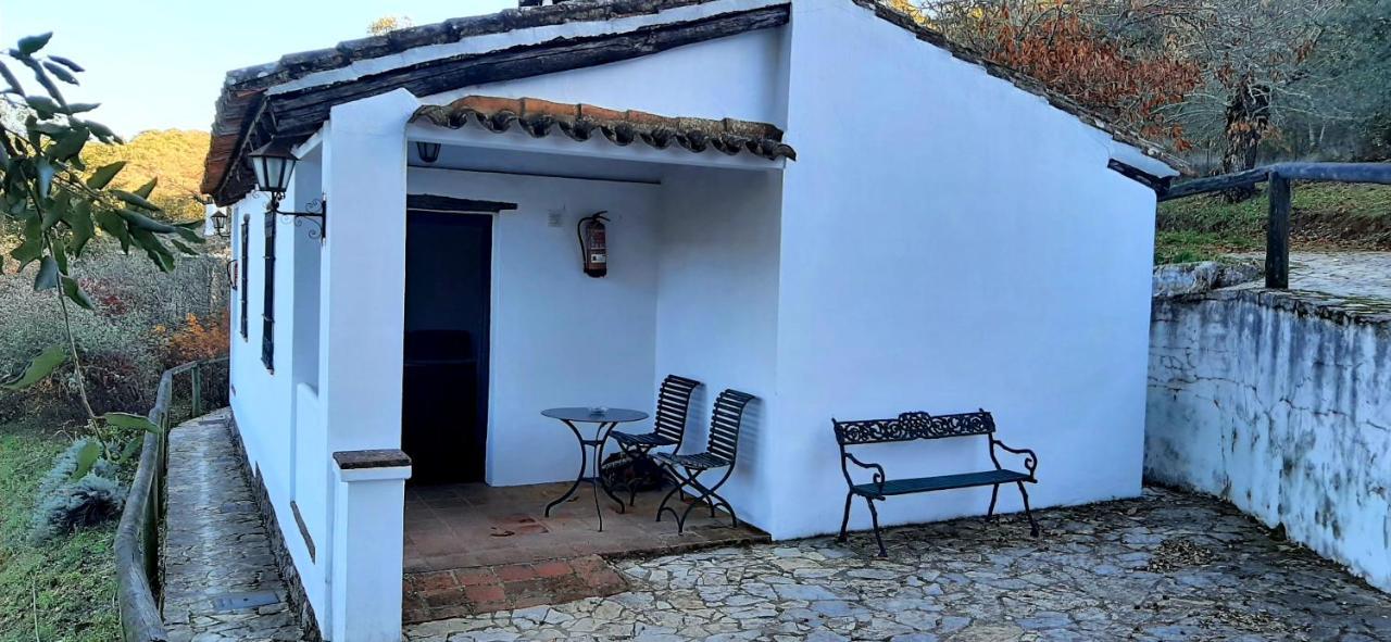 Finca Valbono Apartamentos Rurales Y Hotel Aracena Exterior photo