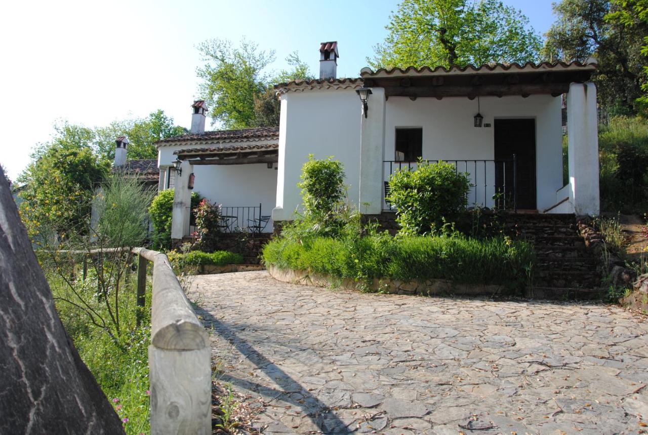 Finca Valbono Apartamentos Rurales Y Hotel Aracena Exterior photo
