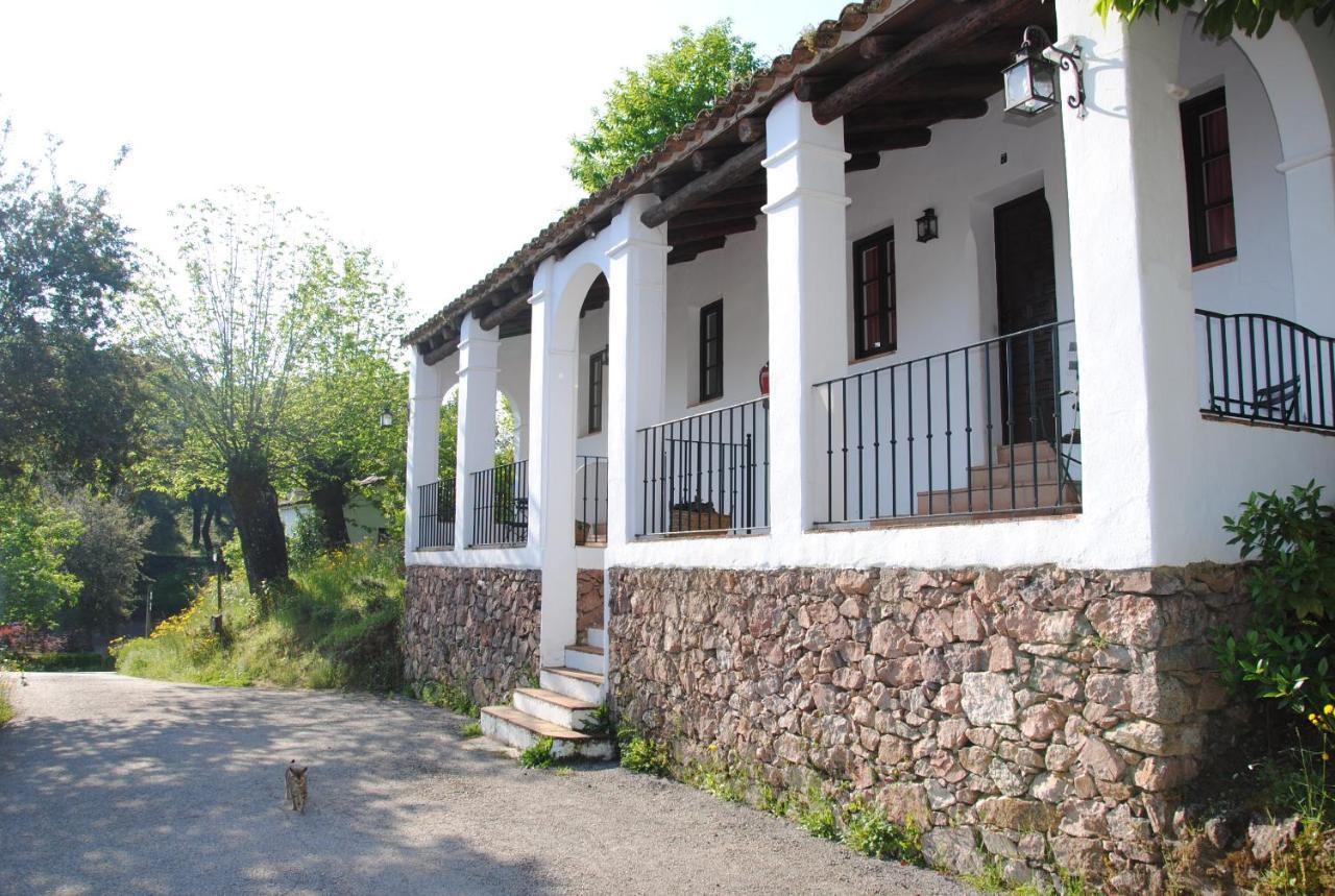 Finca Valbono Apartamentos Rurales Y Hotel Aracena Exterior photo
