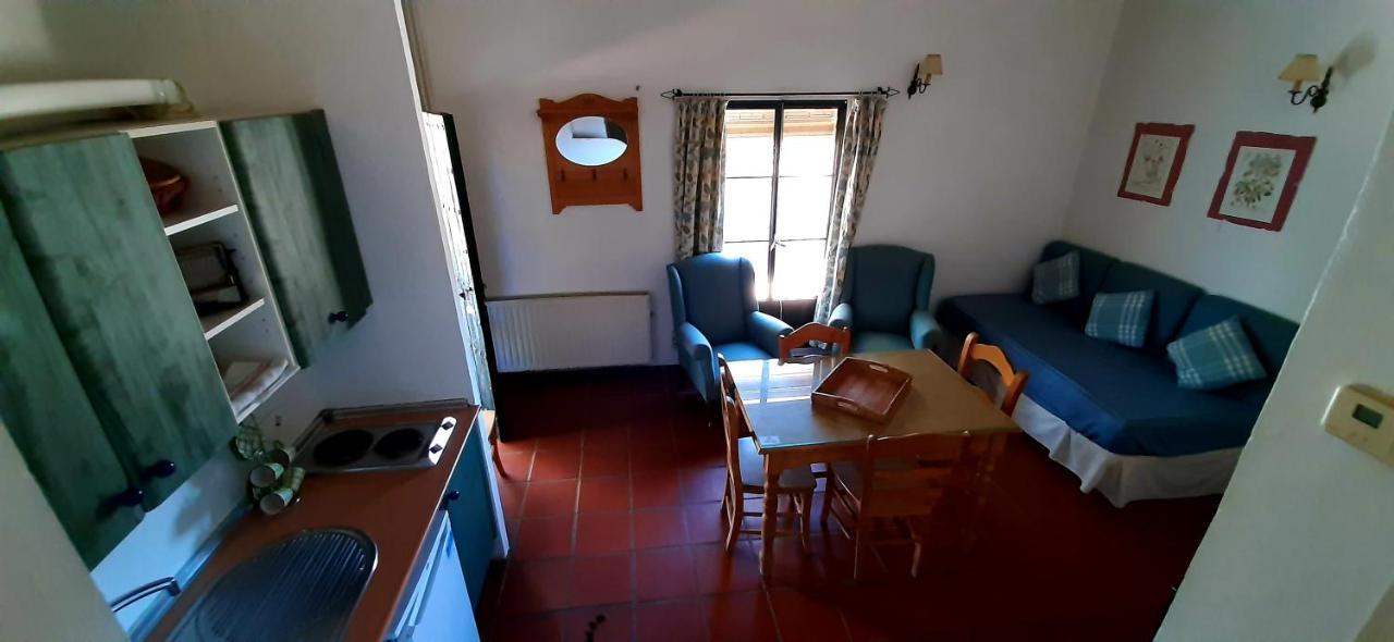 Finca Valbono Apartamentos Rurales Y Hotel Aracena Exterior photo