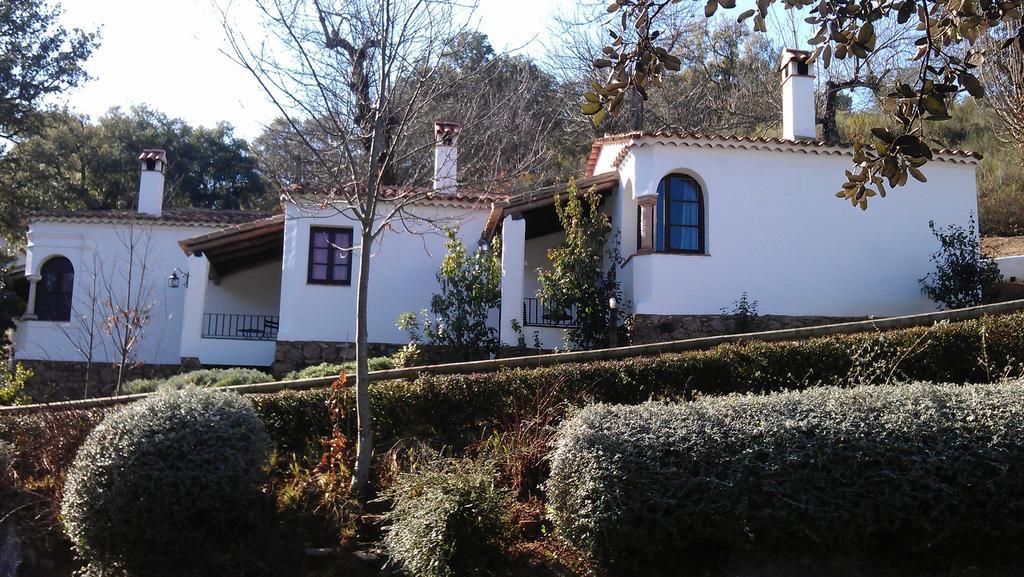 Finca Valbono Apartamentos Rurales Y Hotel Aracena Exterior photo
